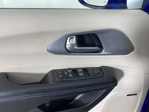 Used 2018 Chrysler Pacifica Limited w/ Advanced Safetytec Group image 15