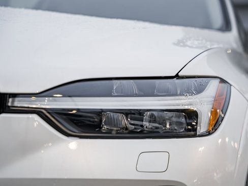 New 2026 Volvo XC60 B5 Ultra w/ Protection Package Premier image 13