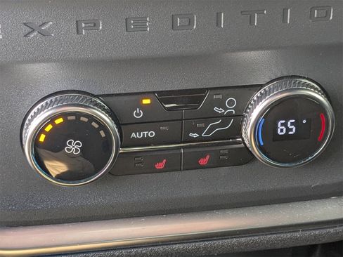 Used 2025 Ford Expedition Max Platinum w/ Stealth Performance Package image 16