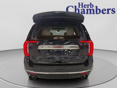 Used 2022 GMC Yukon Denali w/ Denali Premium Package image 7