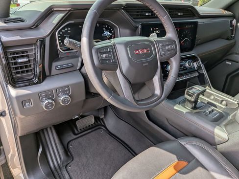Used 2023 GMC Sierra 1500 AT4 w/ AT4 Premium Package AWD/4WD image 10
