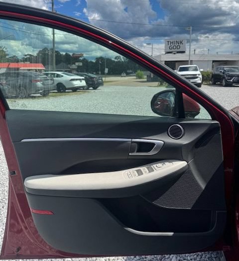Used 2025 Hyundai Sonata SEL FWD image 10