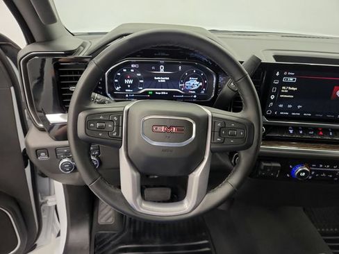 Used 2025 GMC Sierra 3500 SLE w/ SLE Value Package AWD/4WD image 40