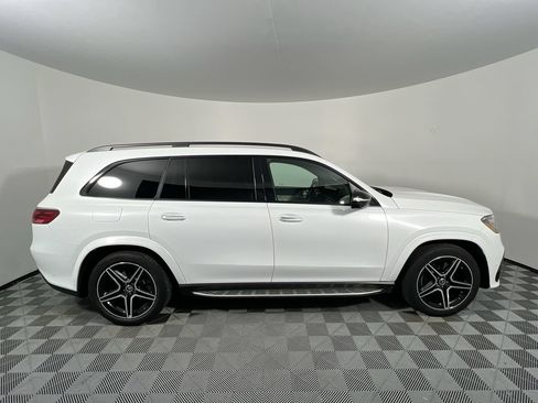Used 2024 Mercedes-Benz GLS 450 4MATIC image 2