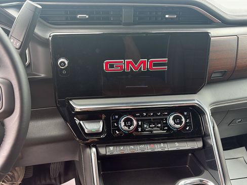 Used 2026 GMC Sierra 2500 Denali Ultimate w/ Max Trailering Package AWD/4WD image 19