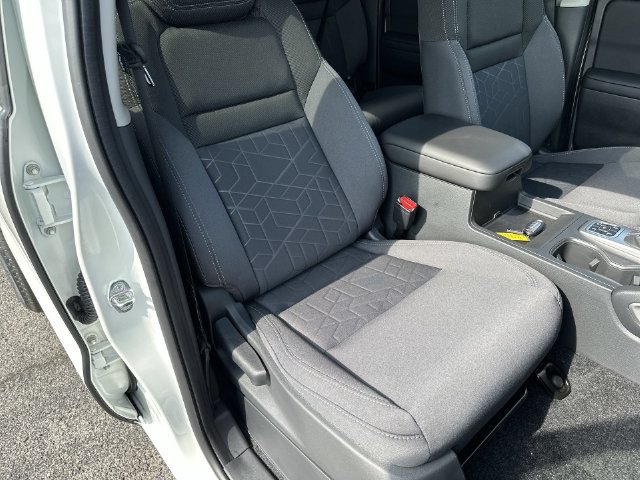 New 2026 Nissan Frontier SV w/ All-Weather Content Package AWD/4WD image 33