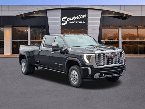 New 2026 GMC Sierra 3500 Denali w/ Denali Reserve Package image 7
