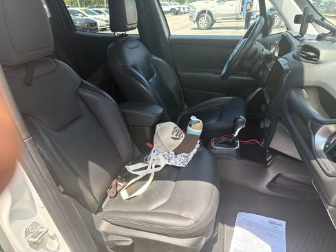 Used 2023 Jeep Renegade Limited AWD/4WD image 18