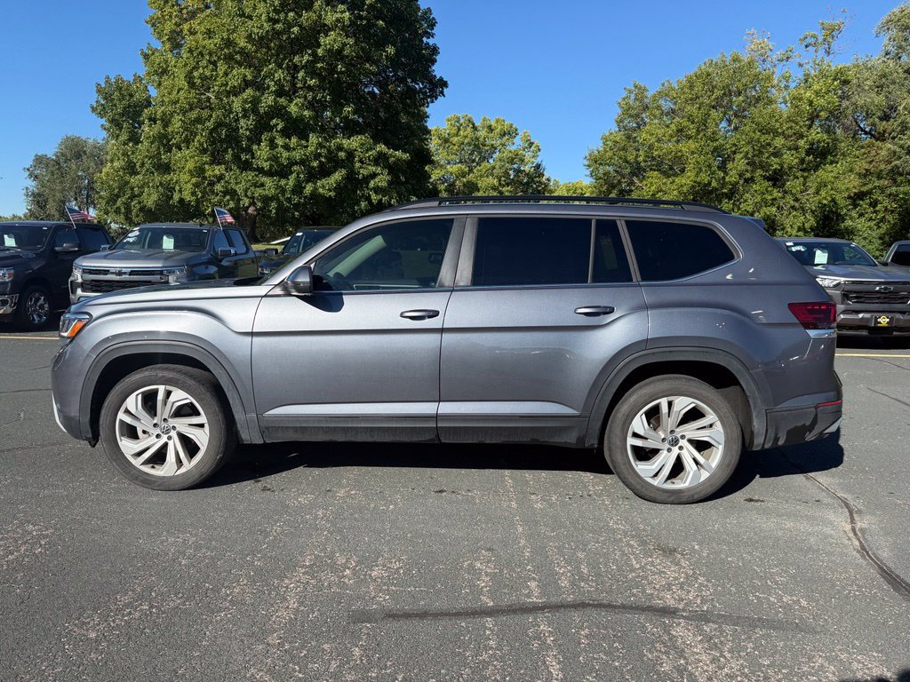 Used 2021 Volkswagen Atlas SE w/ Panoramic Sunroof Package FWD image 4