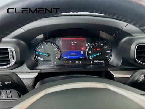 Certified 2022 Ford Explorer XLT w/ Equipment Group 202A image 18