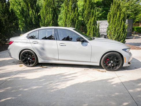 Used 2026 BMW 330i Sedan w/ M Sport Package RWD image 11