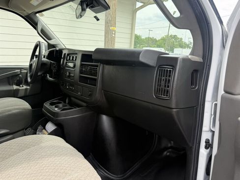 Used 2021 Chevrolet Express 3500 w/ Power Convenience Package RWD image 13
