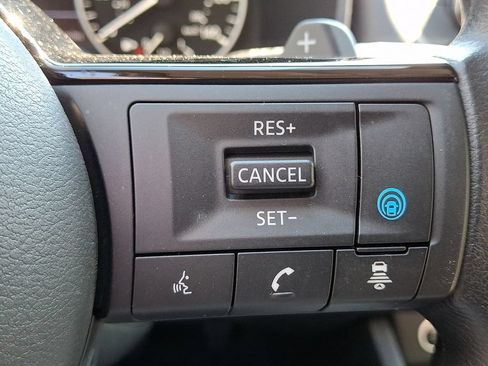 Used 2023 Nissan Rogue SV AWD/4WD image 23
