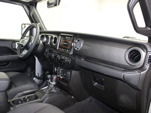 Used 2023 Jeep Gladiator Overland image 26