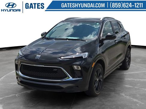 Used 2025 Buick Encore GX Sport Touring FWD image 5