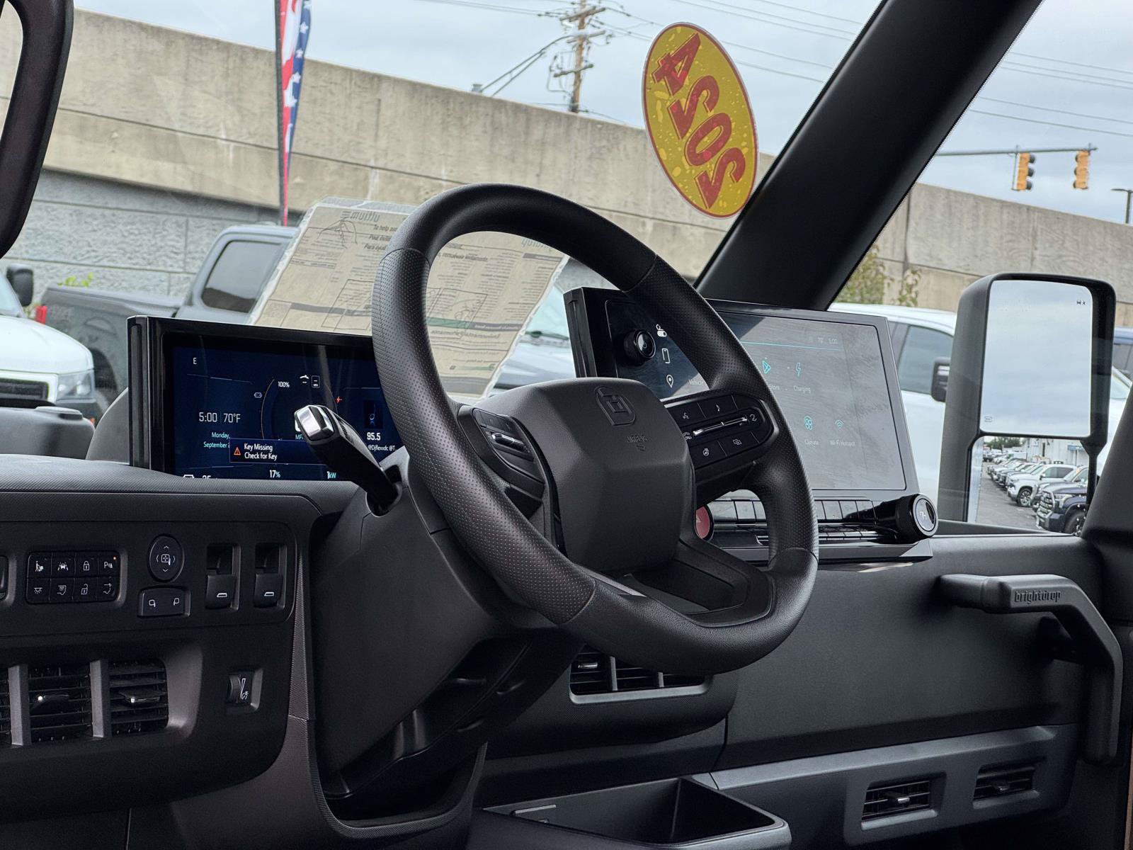 Used 2024 Chevrolet Brightdrop 400 w/ Commercial Equipment Package AWD/4WD image 9