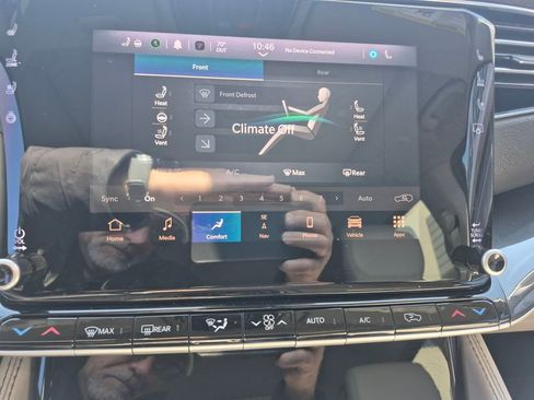 Used 2023 Jeep Wagoneer 2WD w/ Premium Group I image 21