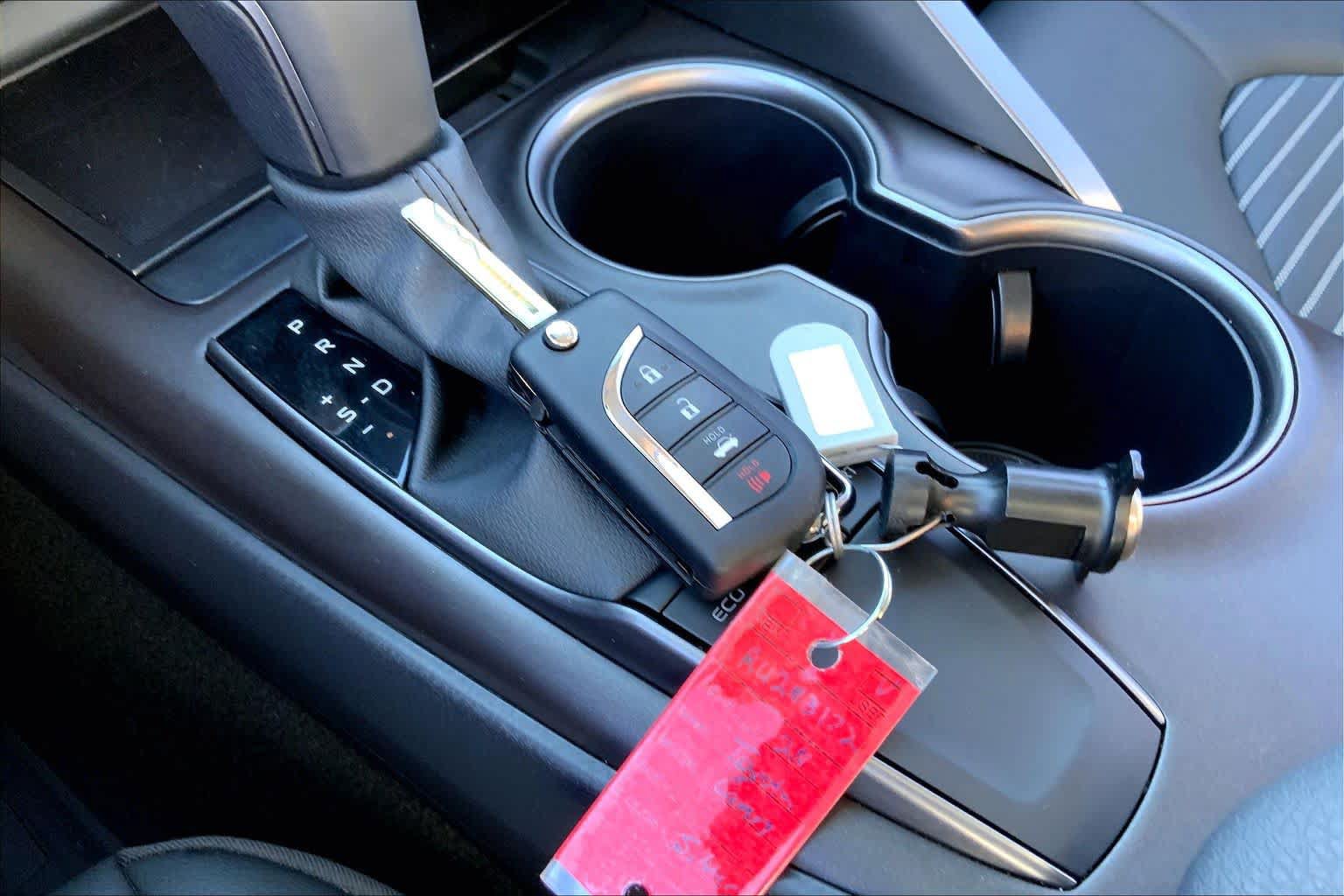 Used 2024 Toyota Camry SE FWD image 14