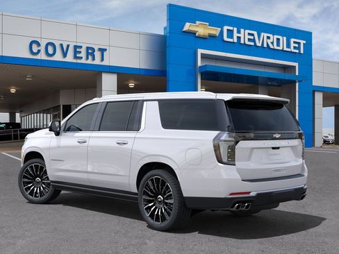 New 2025 Chevrolet Suburban High Country image 3