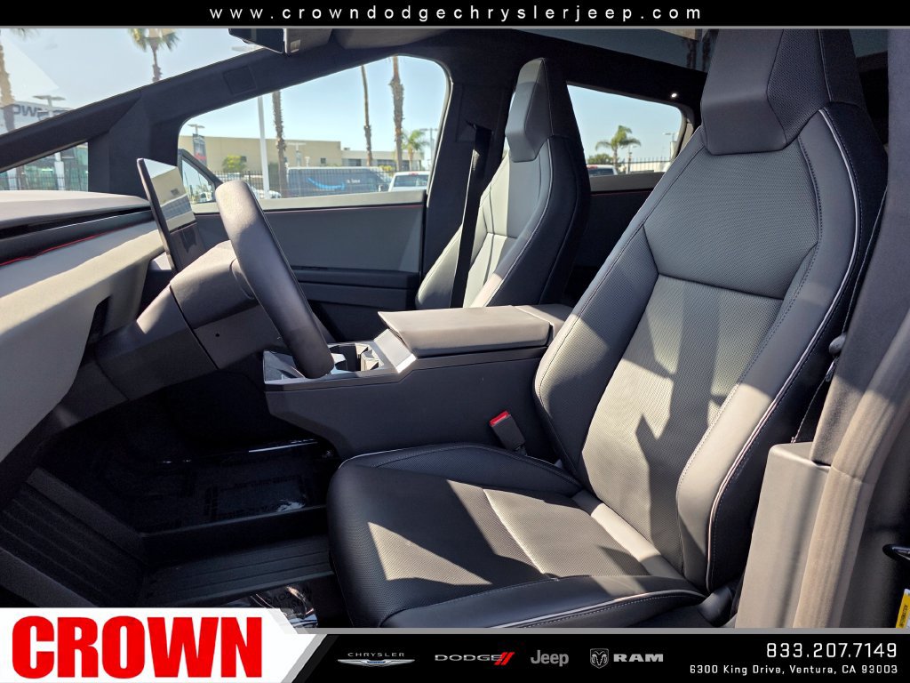 Used 2024 Tesla Cybertruck AWD Crew Cab image 37