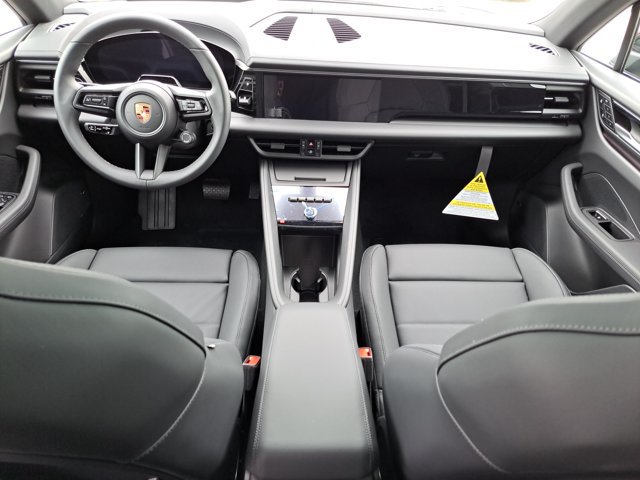 Used 2026 Porsche Macan Electric RWD image 16