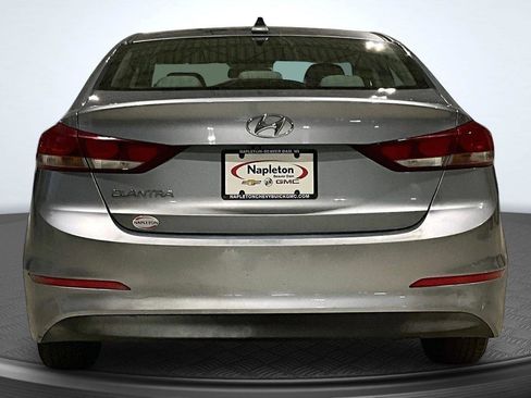 Used 2017 Hyundai Elantra SE FWD image 4
