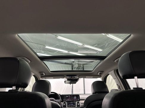 Used 2022 Kia Sorento EX w/ Panoramic Sunroof Package FWD image 18