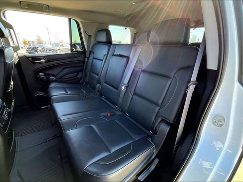 Used 2017 GMC Yukon SLT image 32