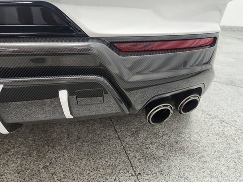 Used 2023 Lamborghini Urus Performante AWD/4WD image 23