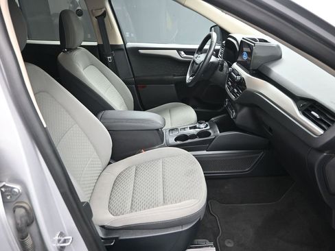 Used 2020 Ford Escape SE Sport image 36