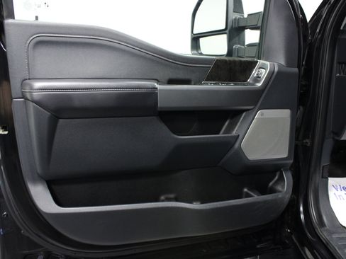 Used 2025 Ford F250 Lariat w/ Black Appearance Package AWD/4WD image 11
