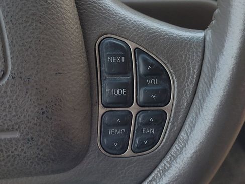 Used 2003 Lincoln Town Car Executive image 15