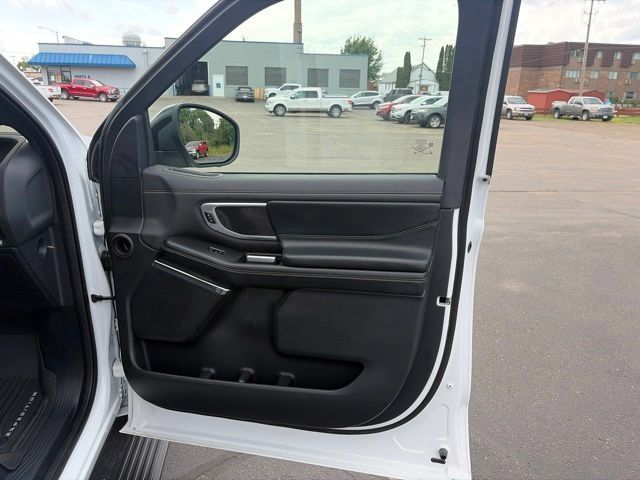 Used 2025 Ford Expedition Max Platinum w/ Stealth Appearance Package AWD/4WD image 30