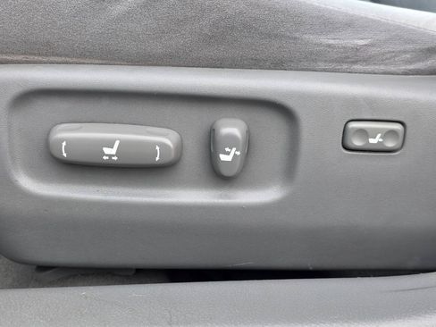 Used 2006 Toyota Avalon XL FWD image 19
