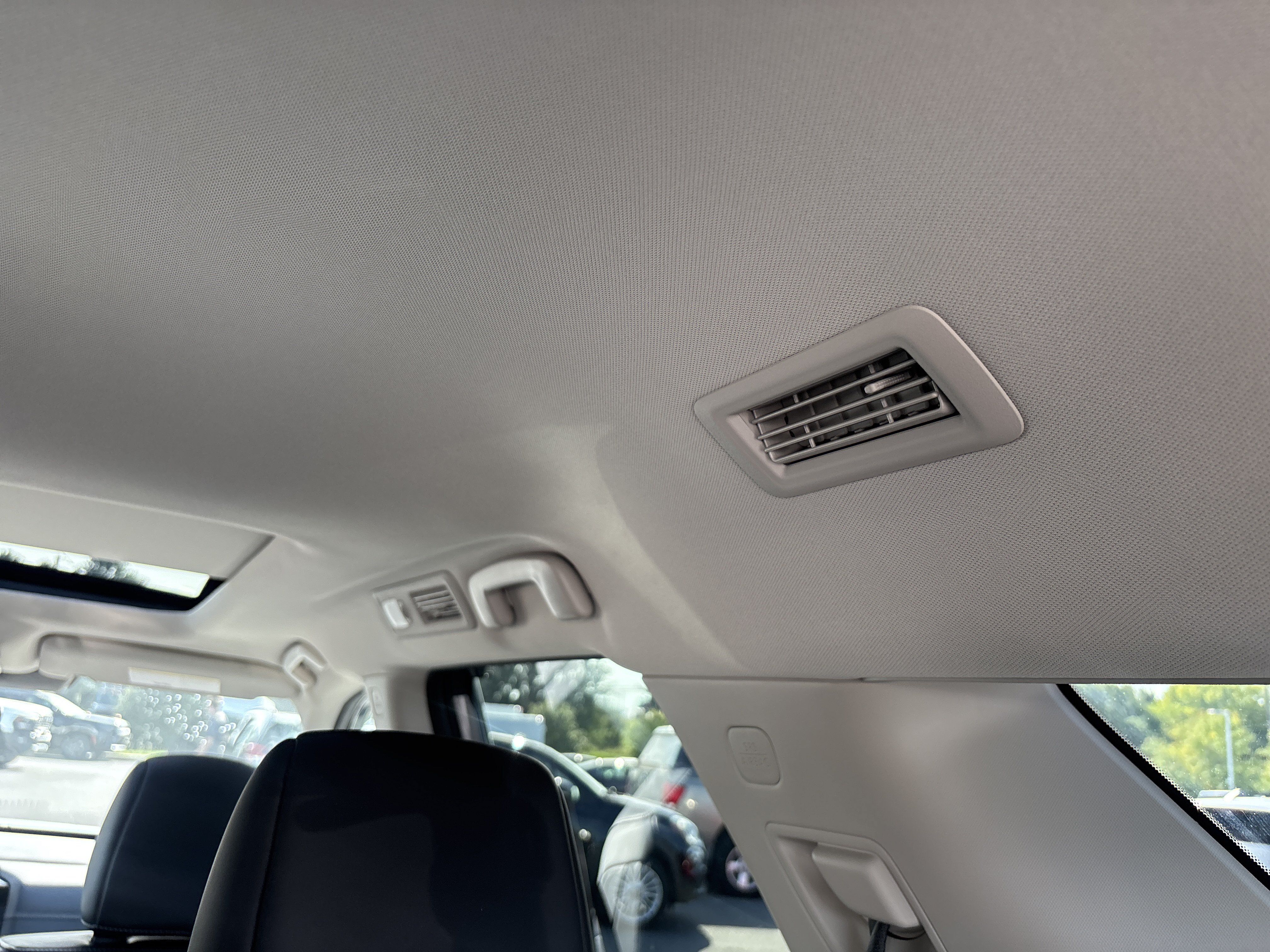 Used 2024 Nissan Pathfinder Platinum AWD/4WD image 35