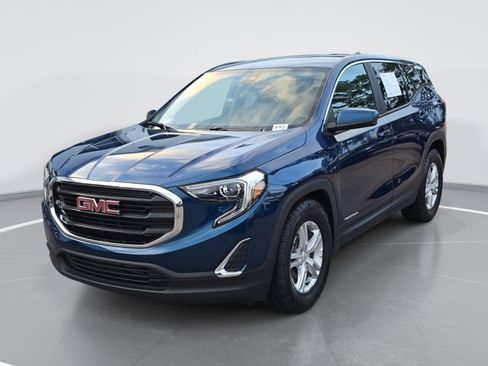 Used 2021 GMC Terrain SLE w/ LPO, Floor Liner Package image 7