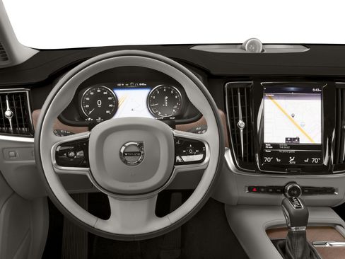 Used 2017 Volvo S90 T6 Momentum w/ Vision Package image 43