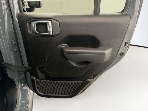 Used 2025 Jeep Wrangler Willys image 30