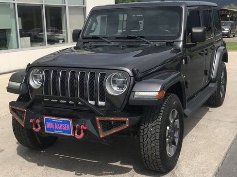 Used 2018 Jeep Wrangler Unlimited Sahara w/ Cold Weather Group image 4