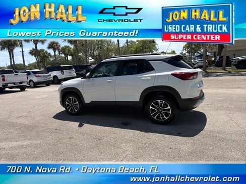 Used 2025 Chevrolet TrailBlazer LT w/ LT Cold Weather Package image 5