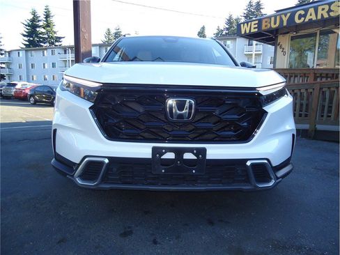 Used 2025 Honda CR-V Sport Touring image 3