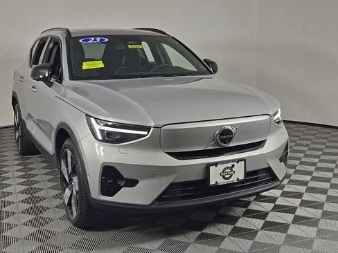 Certified 2023 Volvo XC40 Recharge Ultimate AWD/4WD image 2
