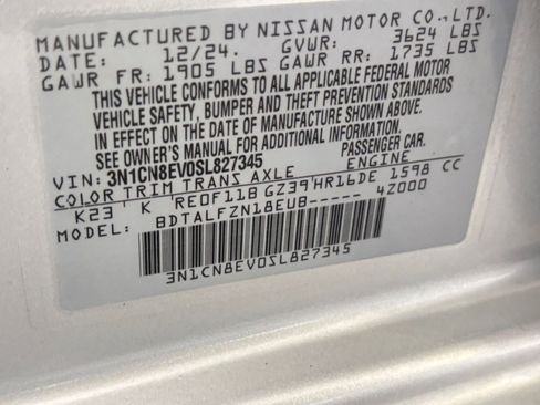Used 2025 Nissan Versa SV w/ Trunk Package FWD image 32