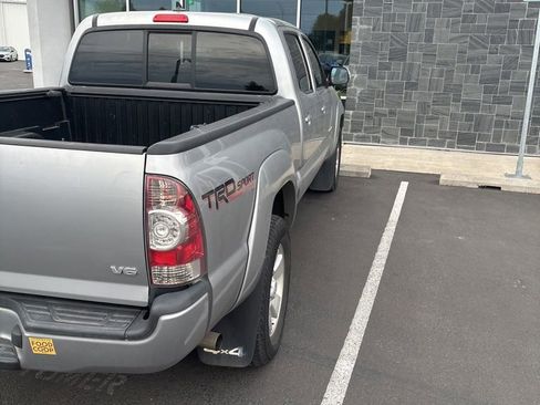 Used 2015 Toyota Tacoma 4x4 Double Cab w/ TRD Sport Package image 11