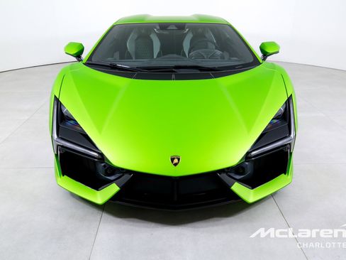 Used 2024 Lamborghini Revuelto image 4