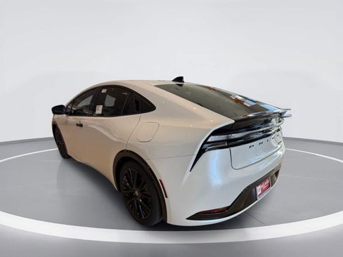 New 2026 Toyota Prius Plug-In Hybrid FWD image 4