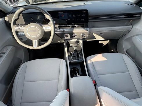 Used 2024 Hyundai Kona SE image 12