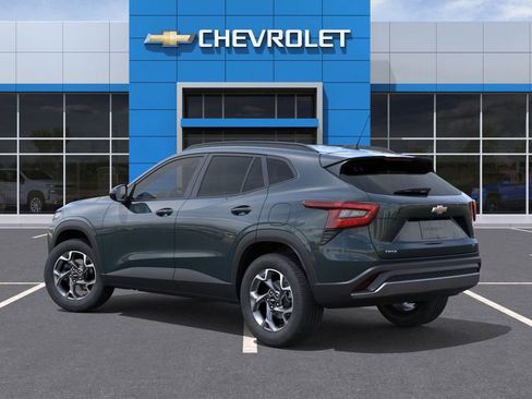 New 2026 Chevrolet Trax LT w/ Driver Confidence Package FWD image 3