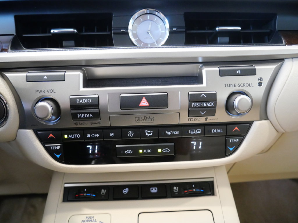Used 2015 Lexus ES 350 w/ Ultra Luxury Package FWD image 23