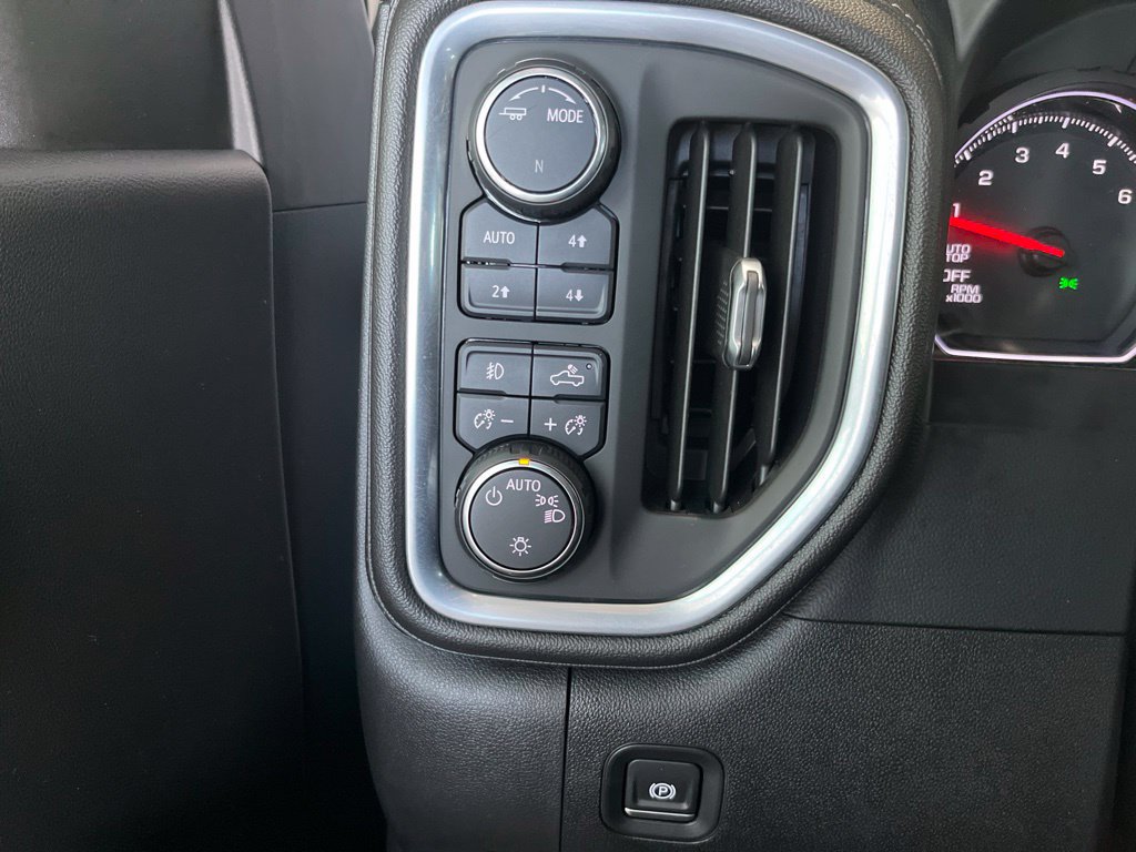 Used 2020 Chevrolet Silverado 1500 RST AWD/4WD image 13